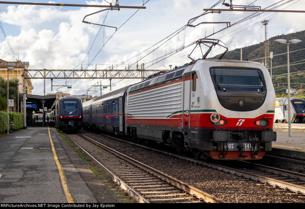 Overnight and Local Trains stop at Sestri Levante